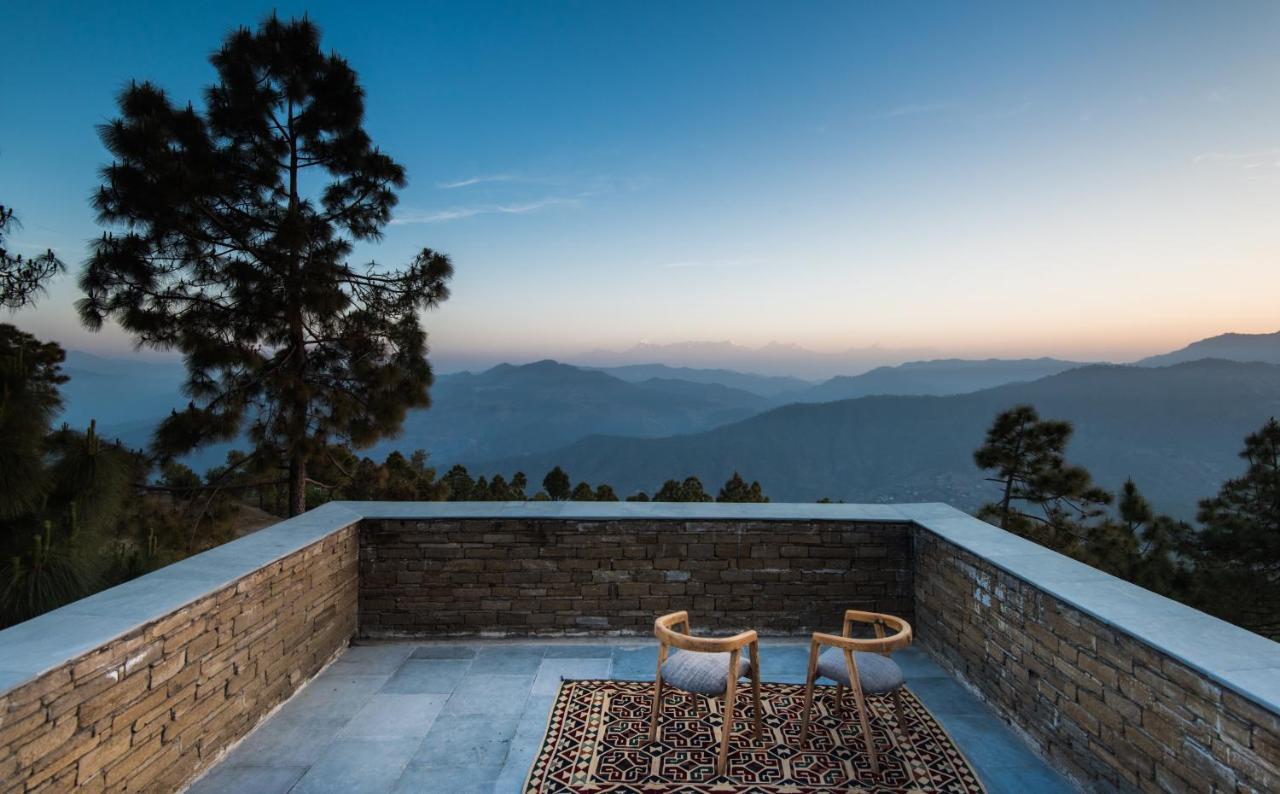 The Kumaon Hotel Бинсар Екстериор снимка